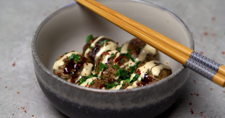 Asian Meatballs mit frischem Ingwer und Sesam Sauce